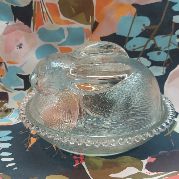 Two Large Clear Glass Bunny Rabbit on a Nest Basket Spring Easter Decor Vintage - Picture 2 of 5